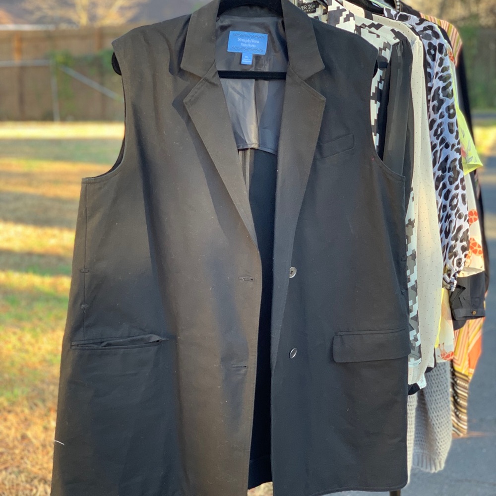 Black sleeveless blazer